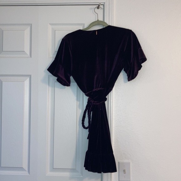 NWOT MISA Los Angeles Corinne holiday velvet wrap mini dress size XS dark cherry - Picture 9 of 10